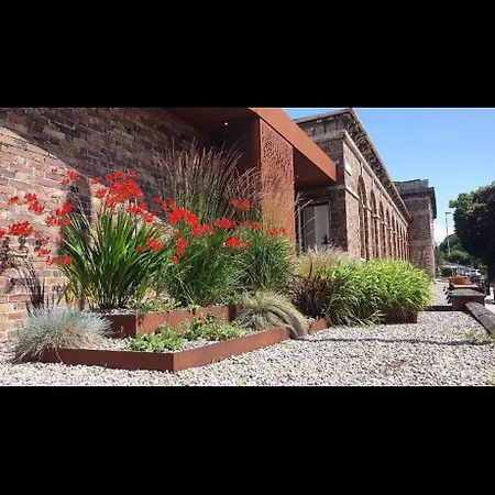 B&B Glendale House 4*